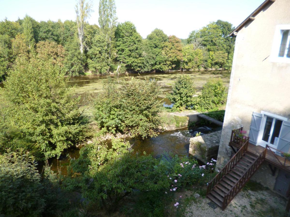 לינה וארוחת בוקר Oulches Le Moulin De Cors מראה חיצוני תמונה